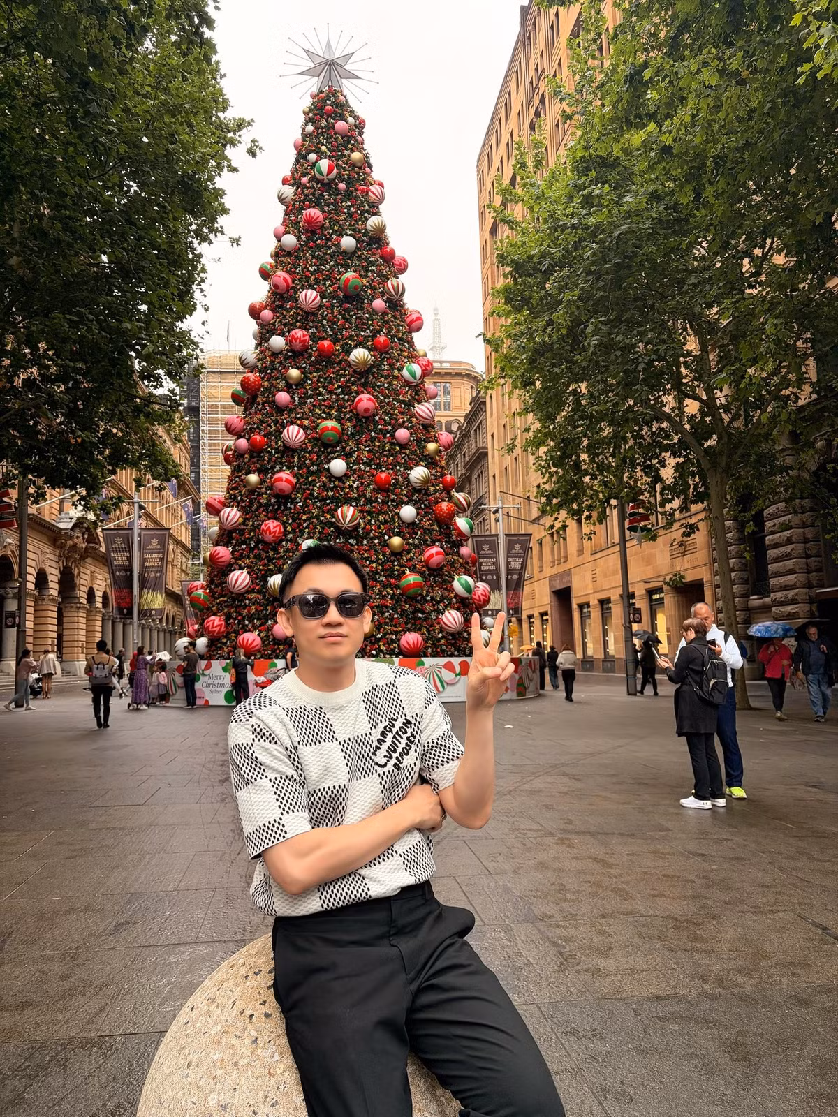 Ca sĩ Dương Triệu Vũ khám phá Sydney, Australia. Ảnh: FB Dương Triệu Vũ