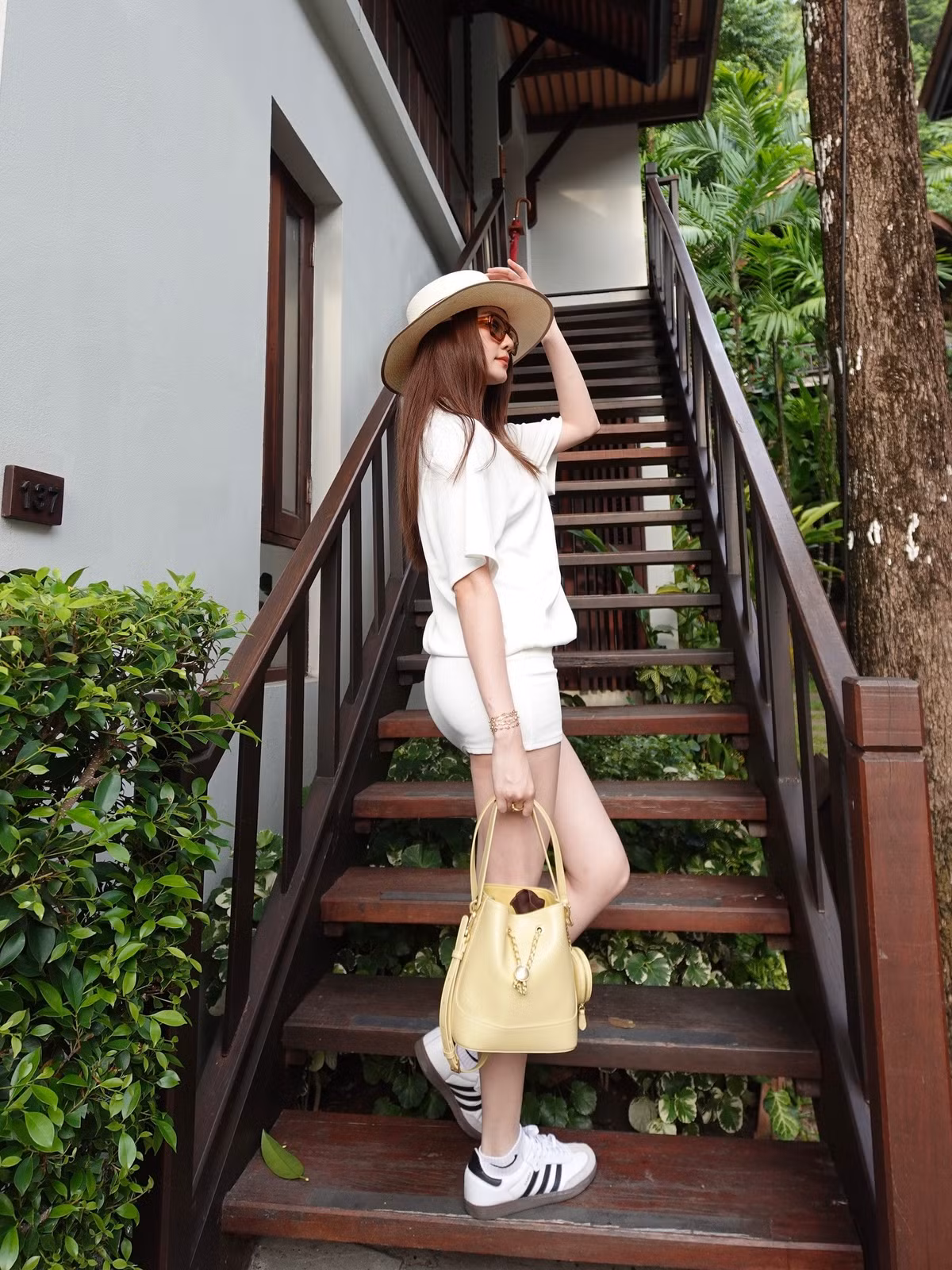 Ngoài vóc dáng nuột nà, Thiều Bảo Trang còn sở hữu làn da trắng sứ. Ảnh: FB Thiều Bảo Trang