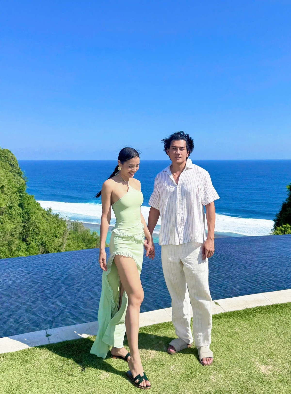 Vợ chồng Phương Trinh Jolie và Lý Bình cùng 3 con dành hai tuần nghỉ ngơi, khám phá resort nổi tiếng tại Indonesia. Ảnh: FB Phương Trinh Jolie