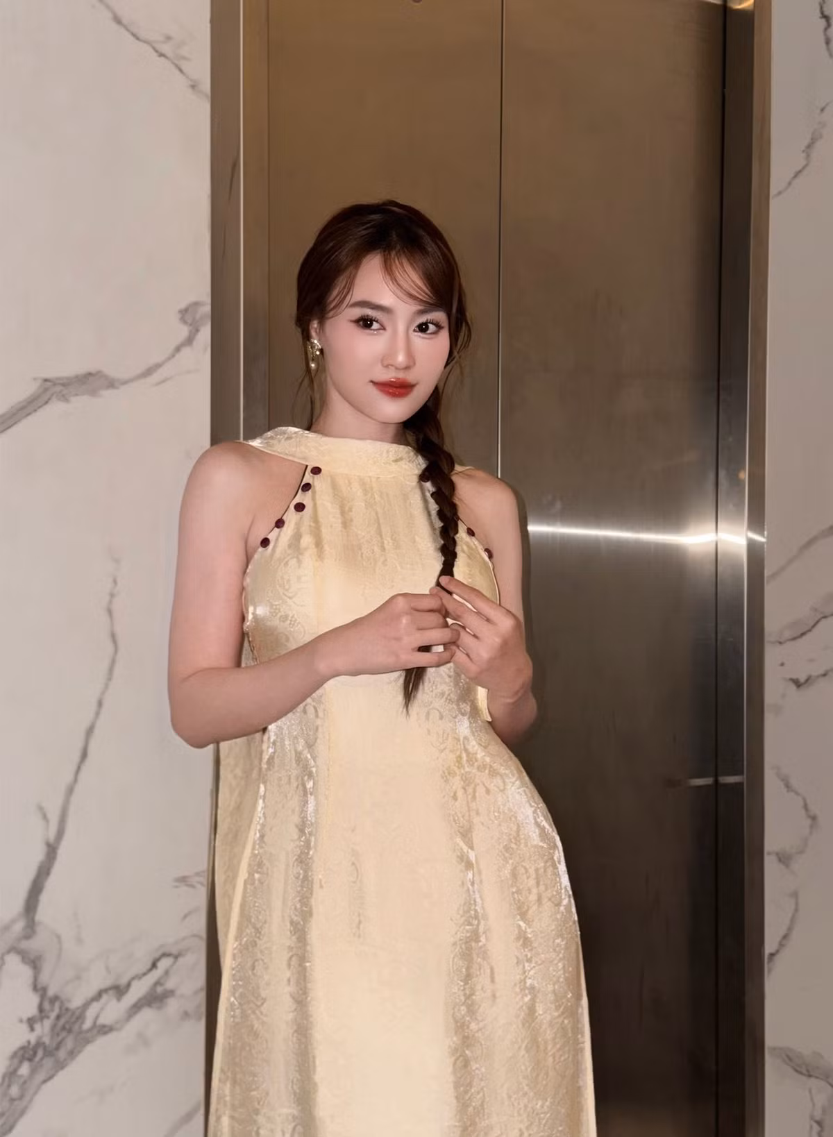 Ninh Dương Lan Ngọc lên đồ dự sự kiện. Ảnh: FB Ninh Dương Lan Ngọc