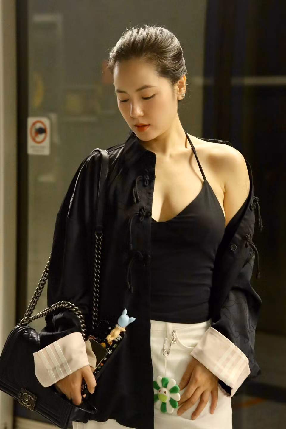 Trong nhiều năm hoạt động nghệ thuật, Phương Linh luôn ghi dấu ấn với vẻ ngoài dịu dàng, nữ tính.