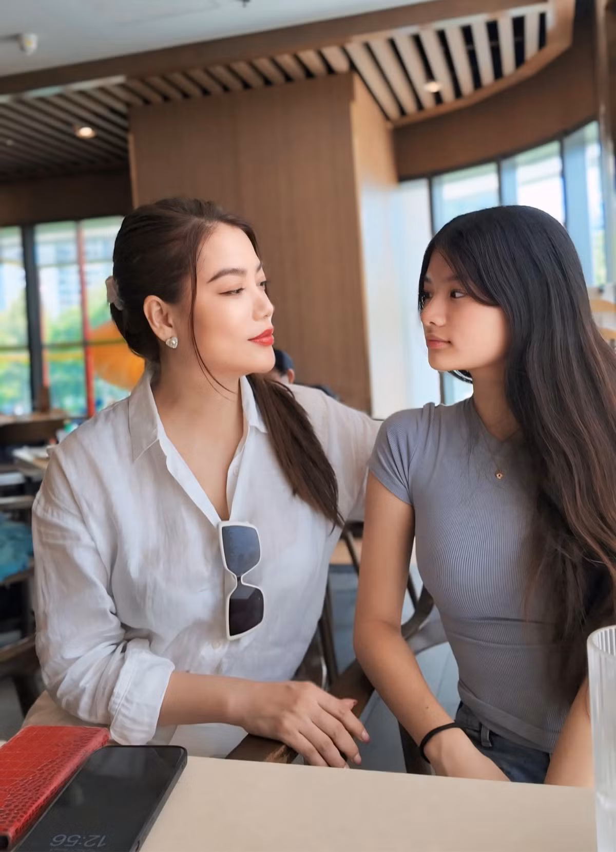 Bảo Tiên đã được nhiều thương hiệu thời trang mời đóng quảng cáo nhưng Trương Ngọc Ánh từ chối vì không muốn con vào showbiz quá sớm. Ảnh: FB Trương Ngọc Ánh