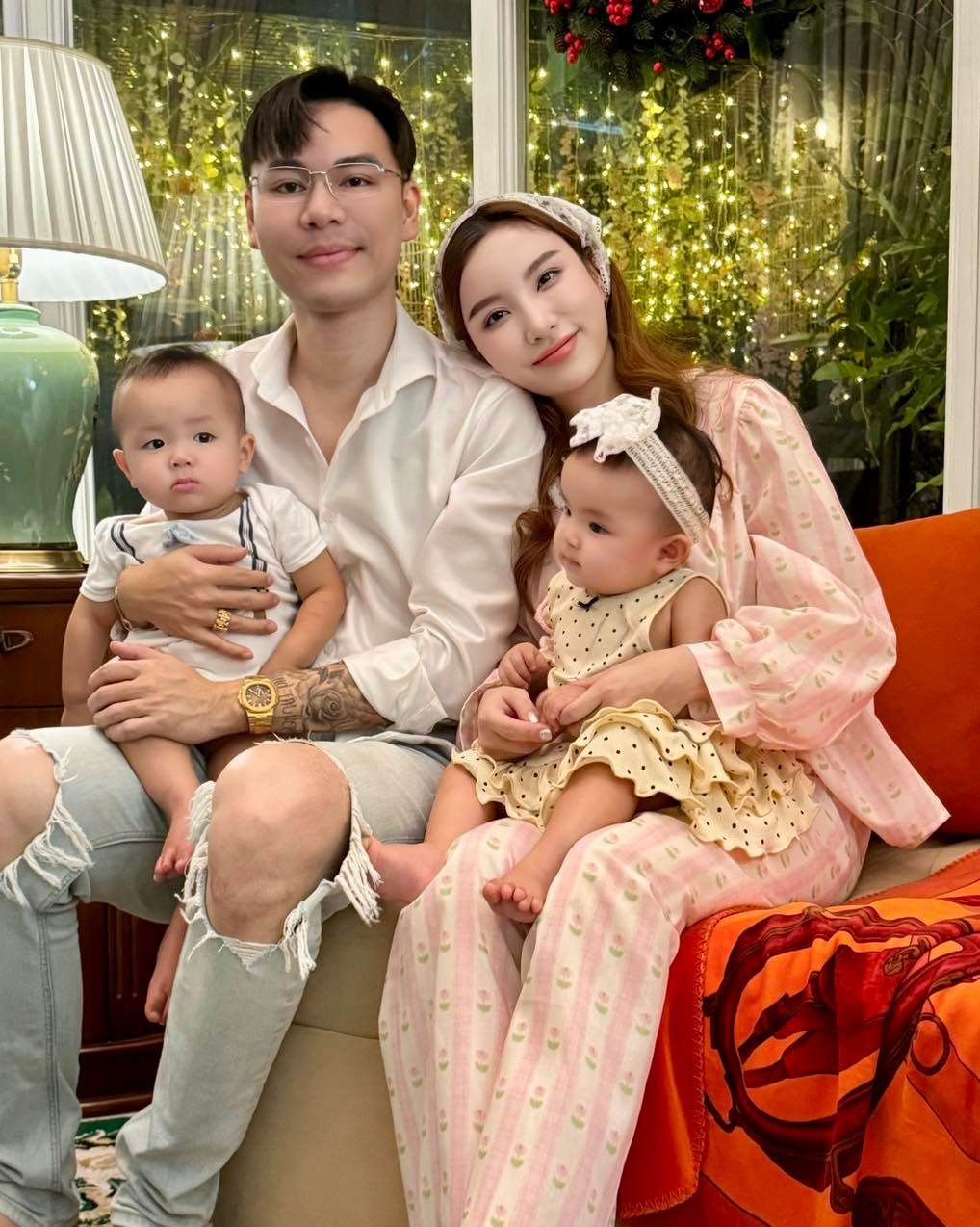 Trong showbiz Việt, Hạnh Sino là cái tên không còn xa lạ khi vừa sở hữu tài năng nghệ thuật, vừa gây ấn tượng với nhan sắc mặn mà theo thời gian. Ảnh: FB Hạnh Sino