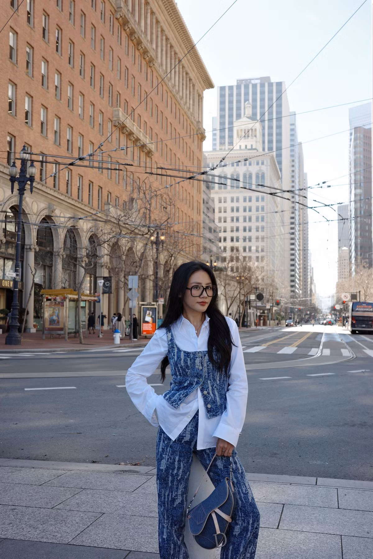 Không chỉ thay đổi về diện mạo, Văn Mai Hương còn có bước chuyển mình rõ rệt trong phong cách thời trang.