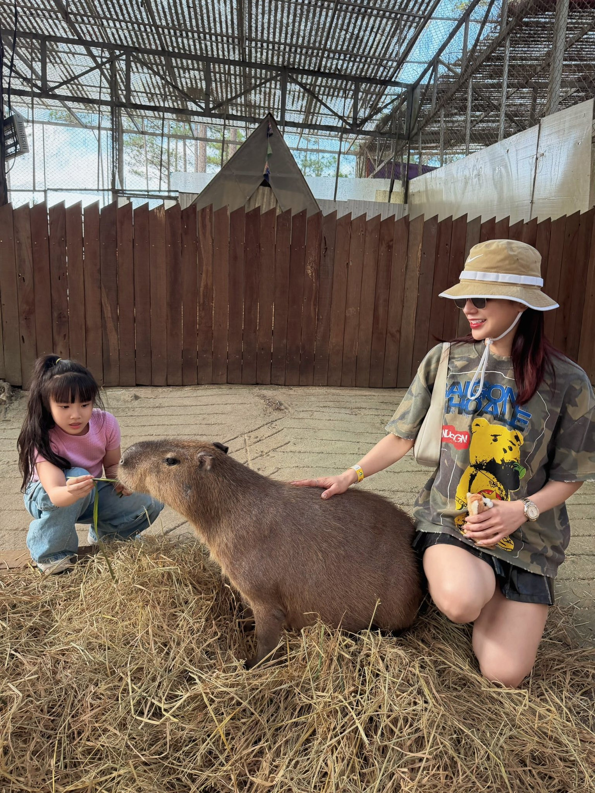 Ca sĩ Diệp Lâm Anh tận hưởng kỳ nghỉ đầu năm bên các con tại Đà Lạt. Ảnh: FB Diep Lam Anh