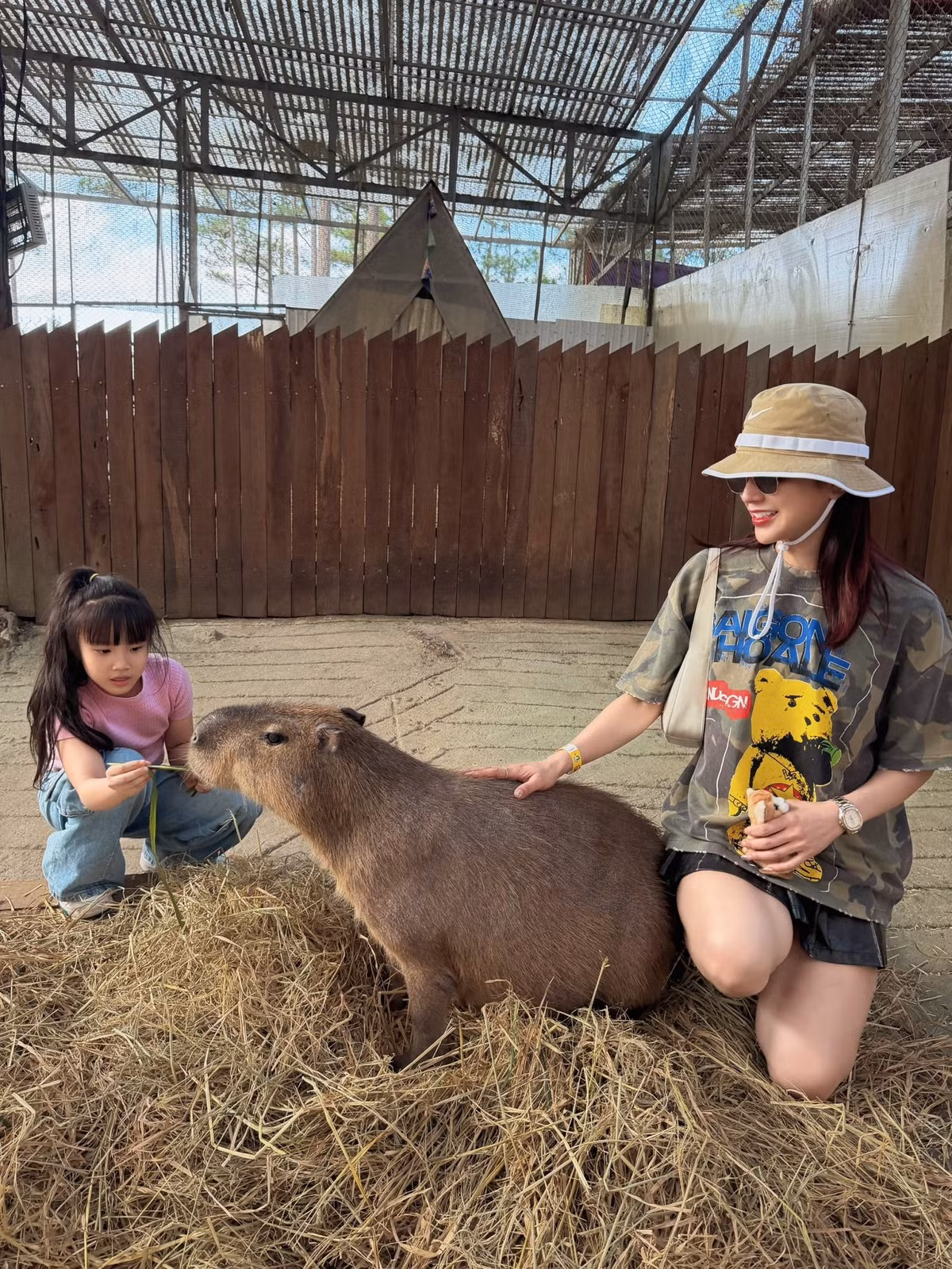 Ca sĩ Diệp Lâm Anh tận hưởng kỳ nghỉ đầu năm bên các con tại Đà Lạt. Ảnh: FB Diep Lam Anh