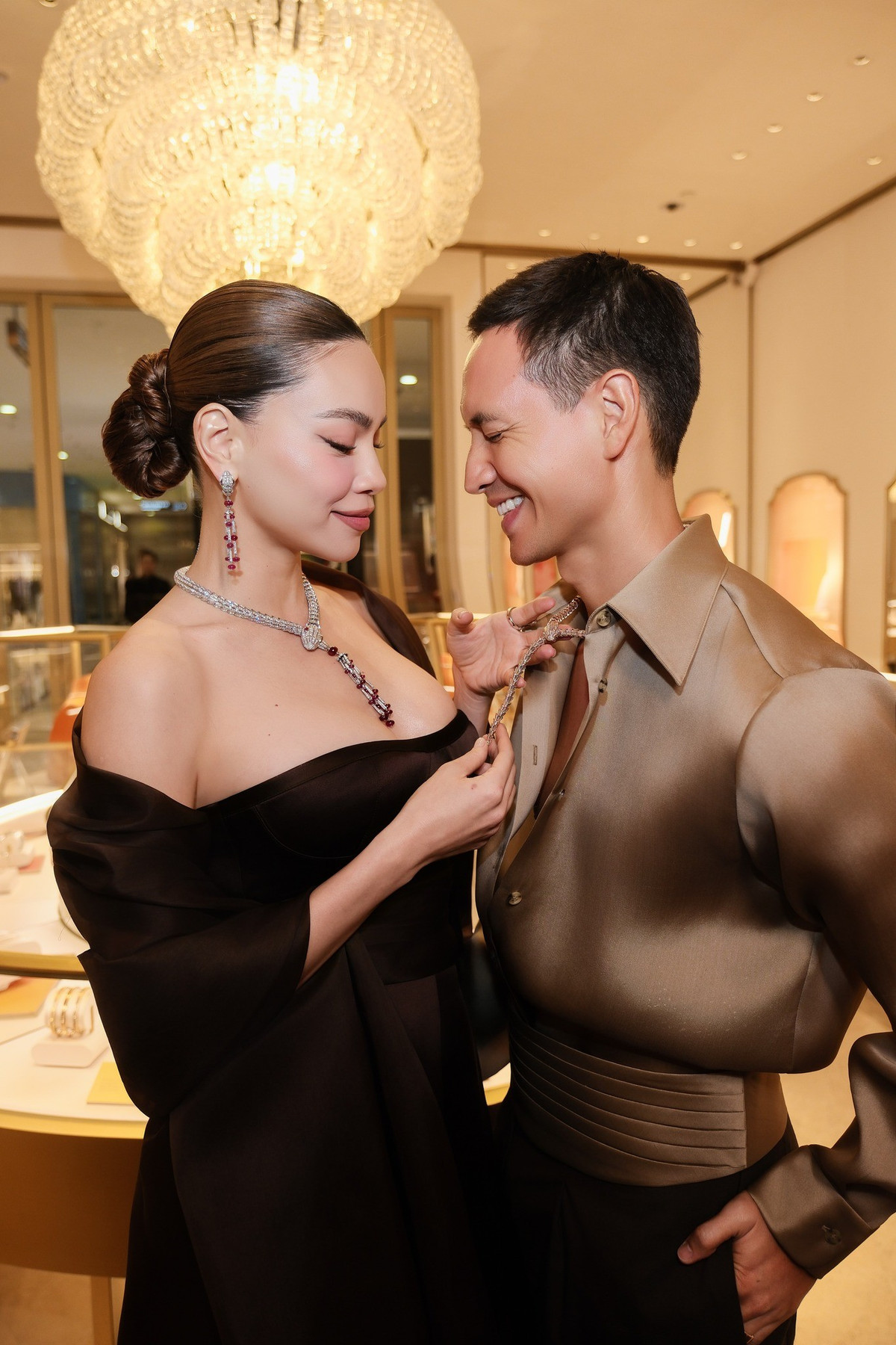 Mỗi lần tham dự sự kiện, cô luôn xuất hiện với hình ảnh chỉn chu, sang trọng và tinh tế, thể hiện phong cách làm việc chuyên nghiệp. Ảnh: FB Ho Ngoc Ha