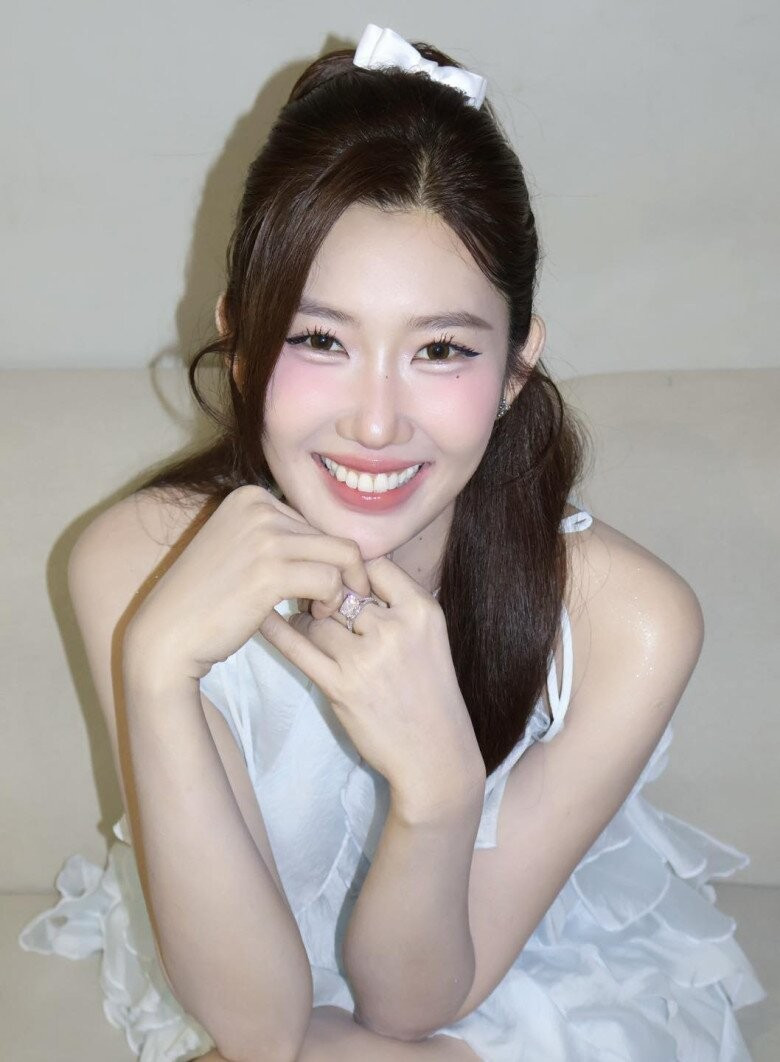 Thông tin nhanh chóng nhận được sự quan tâm lớn từ người hâm mộ, nhiều khán giả bày tỏ sự tự hào khi nhan sắc Việt ngày càng được ghi nhận trên bản đồ sắc đẹp quốc tế.