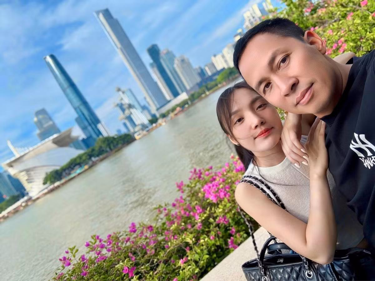 Ca sĩ Nhật Thủy cùng ông xã du lịch Quảng Châu. Ảnh: FB Trần Nhật Thủy