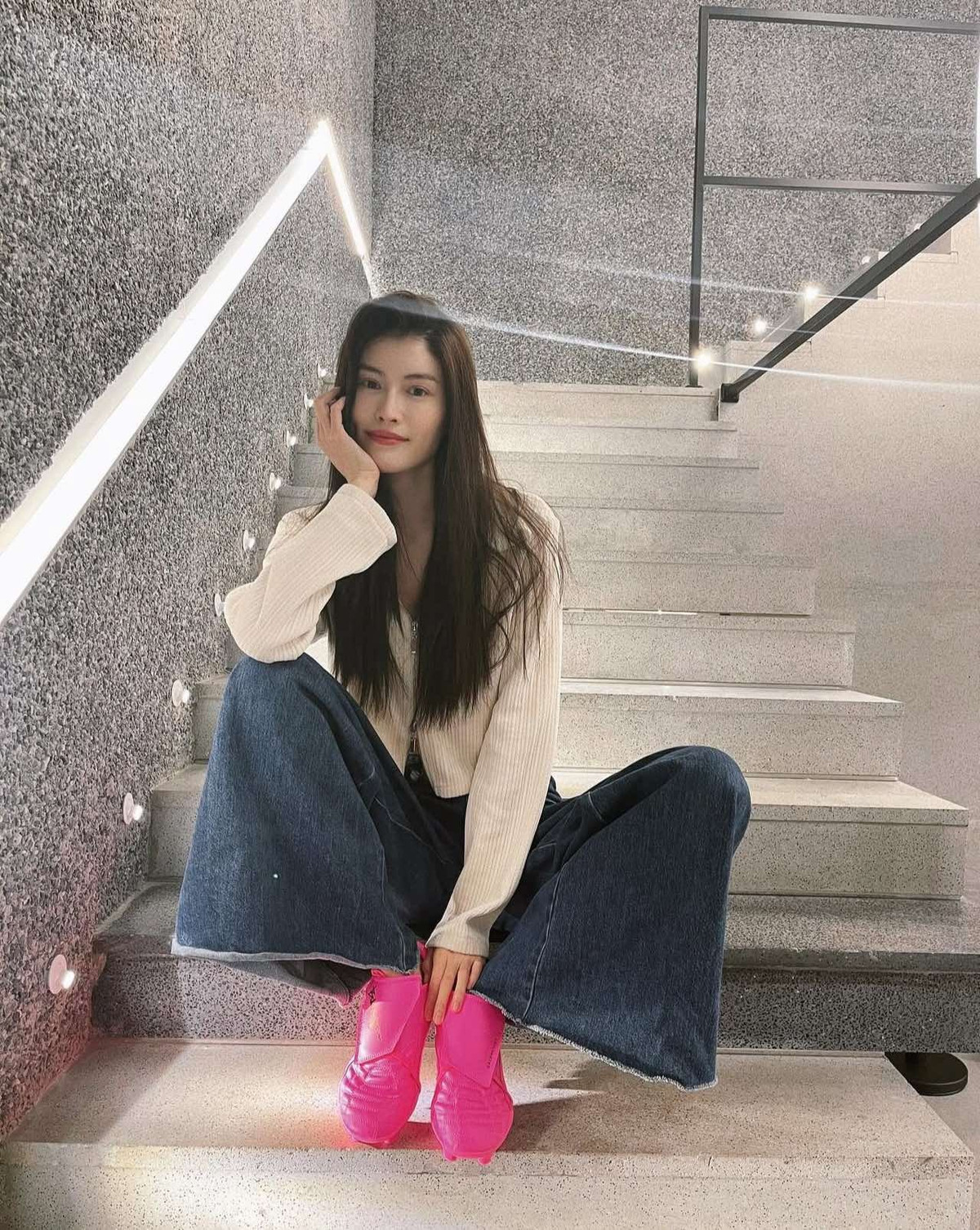 Hà Tuệ 36 tuổi, được mệnh danh "nàng thơ phương Đông" của Victoria’s Secret vì nhiều lần trình diễn và làm đại sứ của thương hiệu.