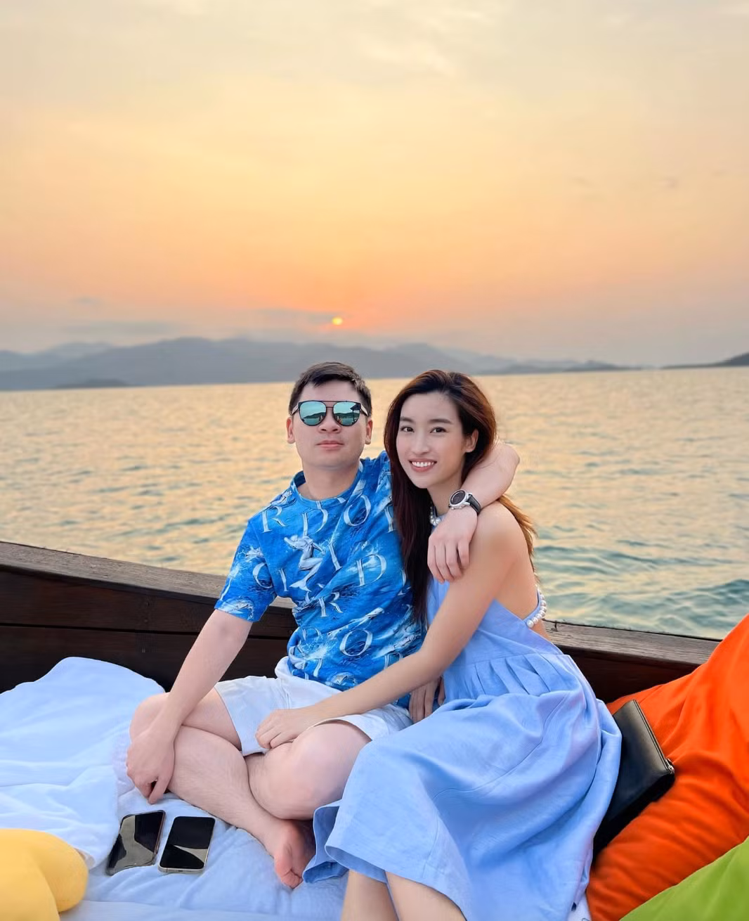 Kể từ khi về làm dâu nhà ông Đỗ Quang Hiển, người đẹp Hà Thành tích cực tham gia vào các hoạt động của gia đình chồng.