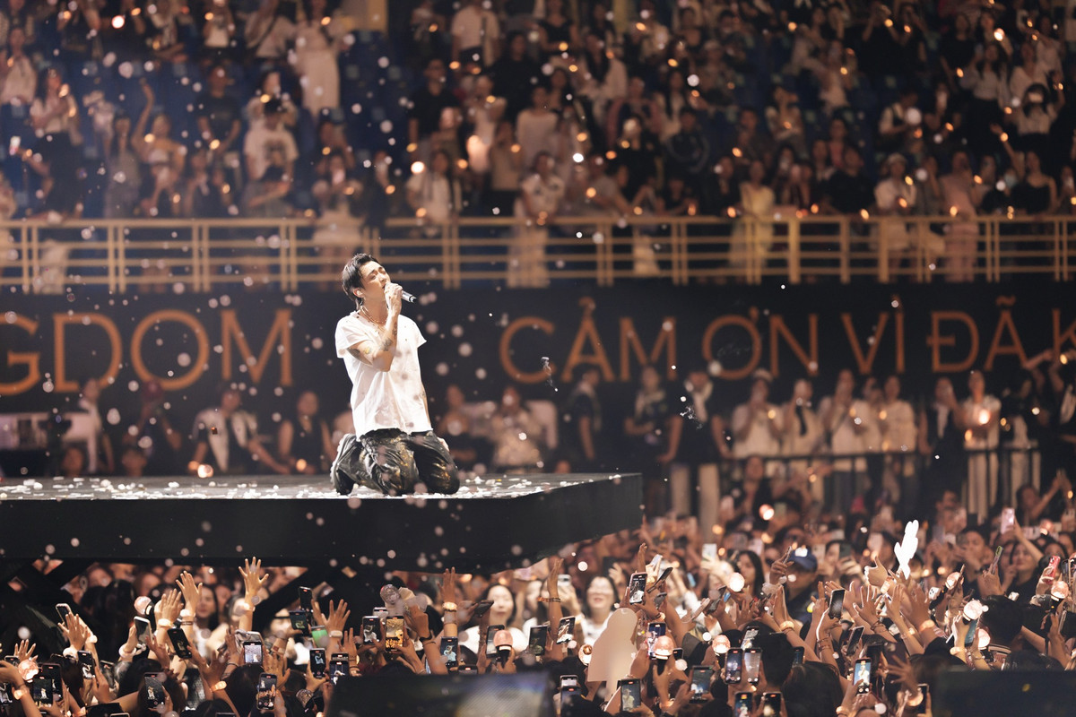 Soobin Hoàng Sơn chia sẻ khoảnh khắc cực "phiêu" trên sân khấu. Ảnh: FB Soobin