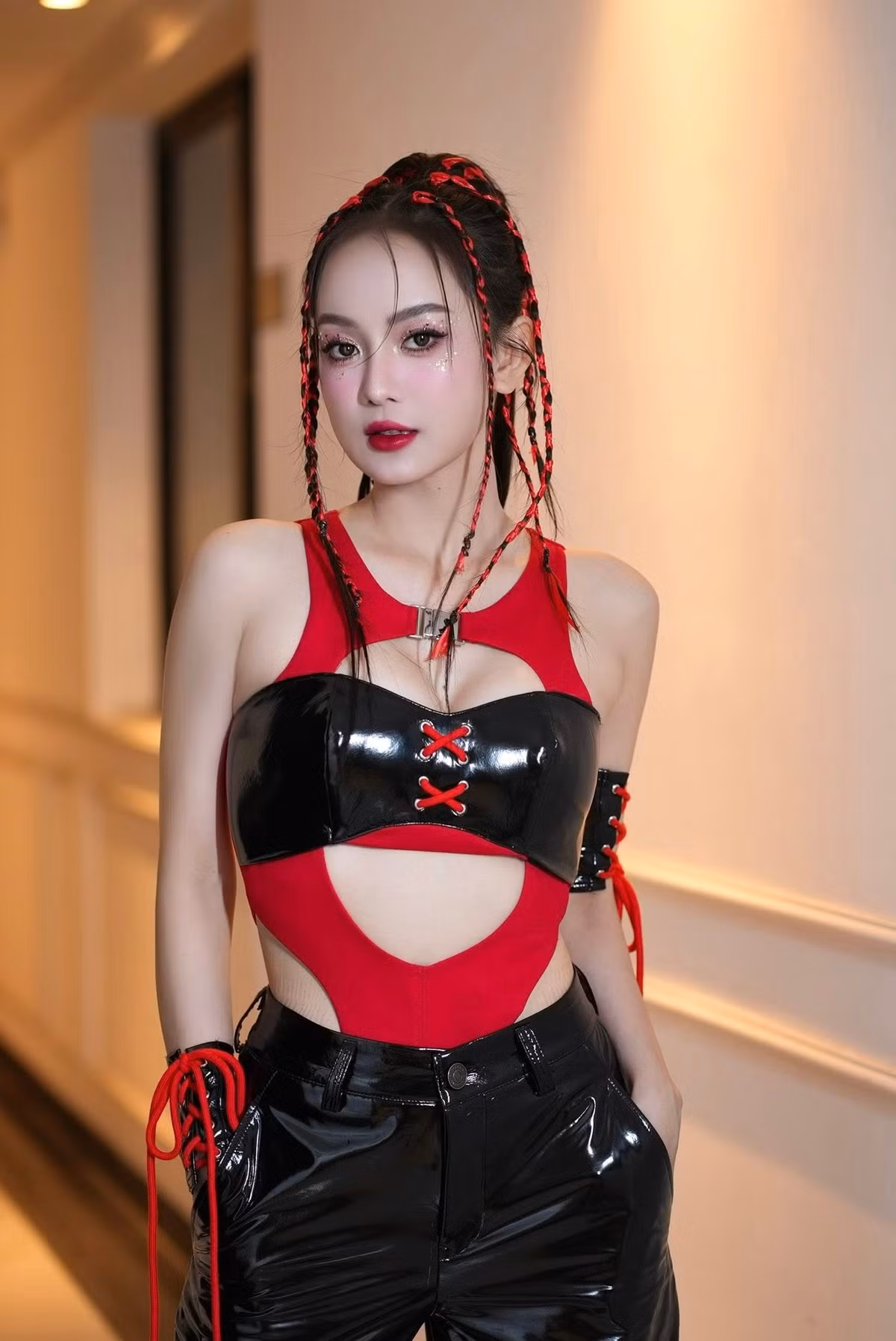 Khán giả từng ưu ái gọi cô là “bản sao Jang Nara” hay “Triệu Lệ Dĩnh phiên bản Việt” nhờ gương mặt bầu bĩnh, đôi mắt to tròn và nụ cười tươi sáng.