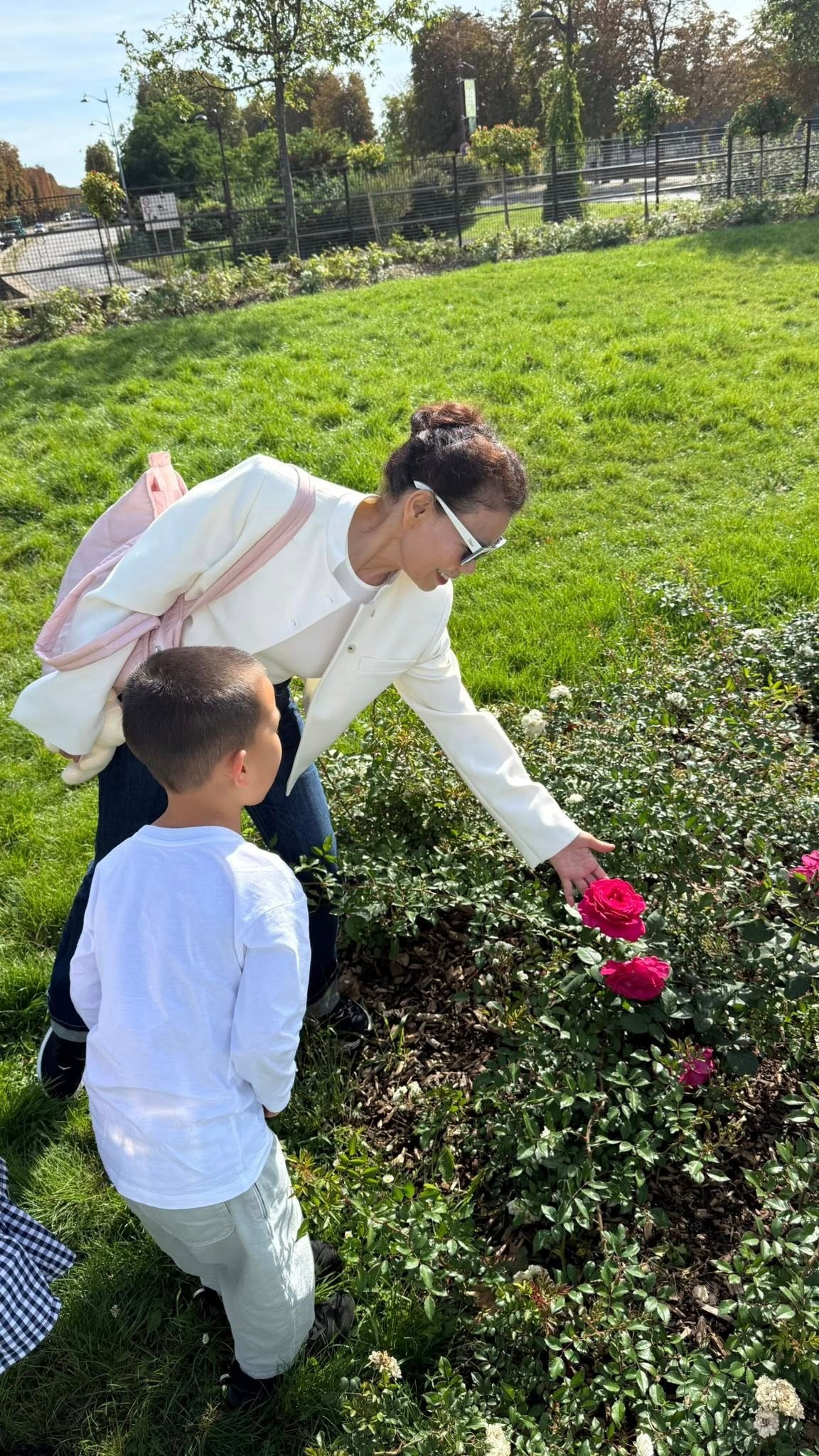 Không ít ý kiến còn cho rằng bà chính là “phiên bản U70” của Hồ Ngọc Hà khi sở hữu nhan sắc sắc sảo, rạng rỡ.