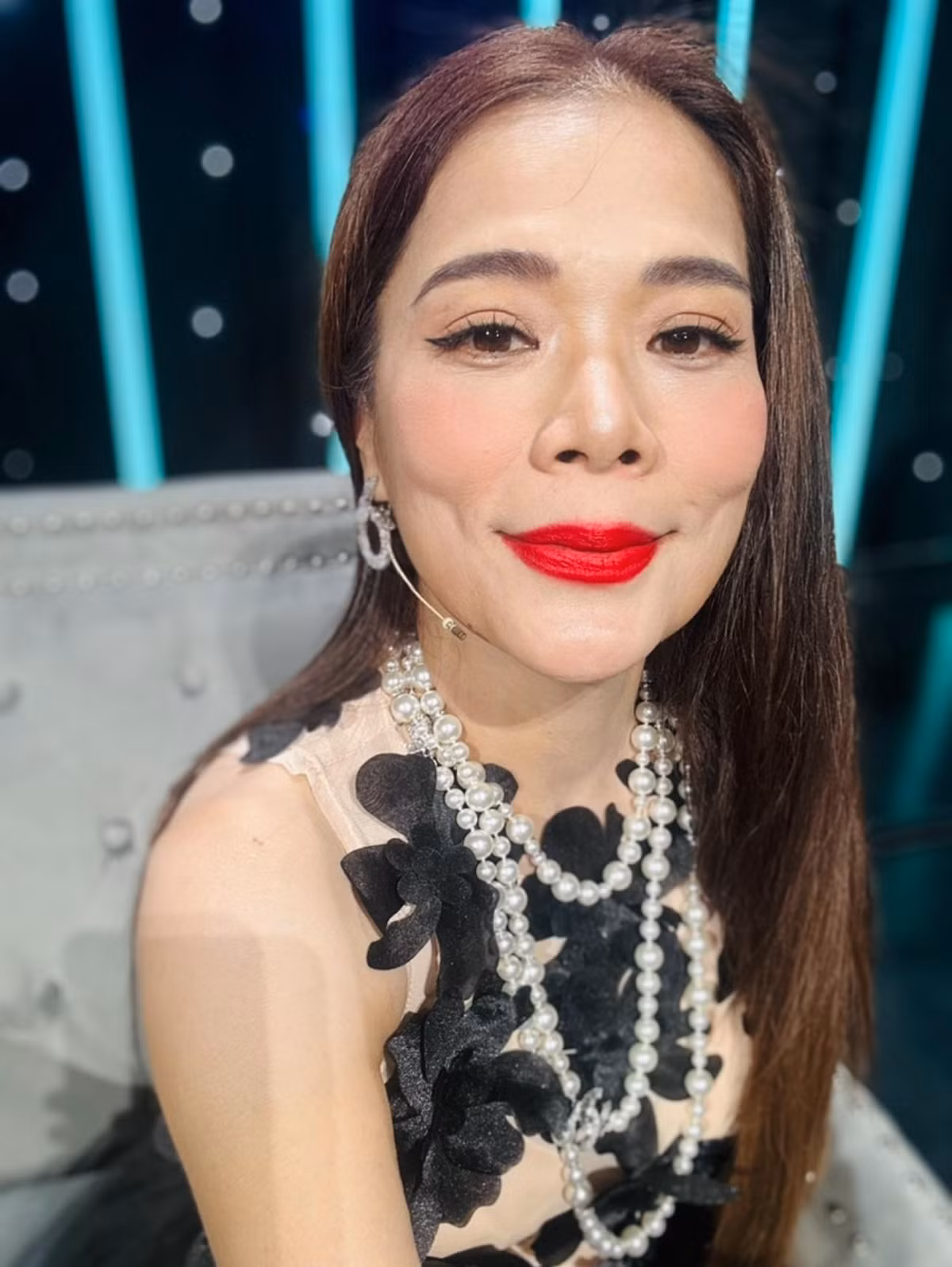 Ca sĩ Mỹ Lệ selfie ảnh đăng Facebook trong thời gian chờ quay hình. Ảnh: FB Hoàng Thị Mỹ Lệ