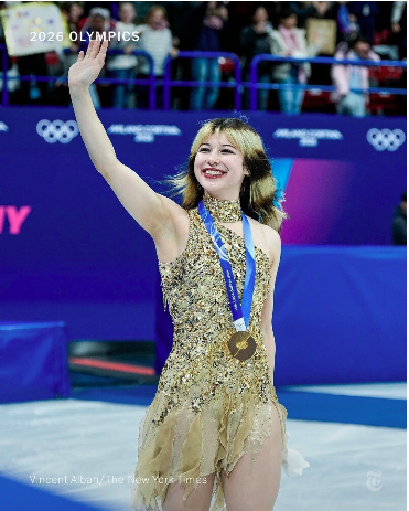 Ngay sau khoảnh khắc đăng quang ngôi vị cao nhất ở nội dung đơn nữ, mỹ nữ 21 tuổi đã lập tức "chiếm sóng" mạng xã hội.