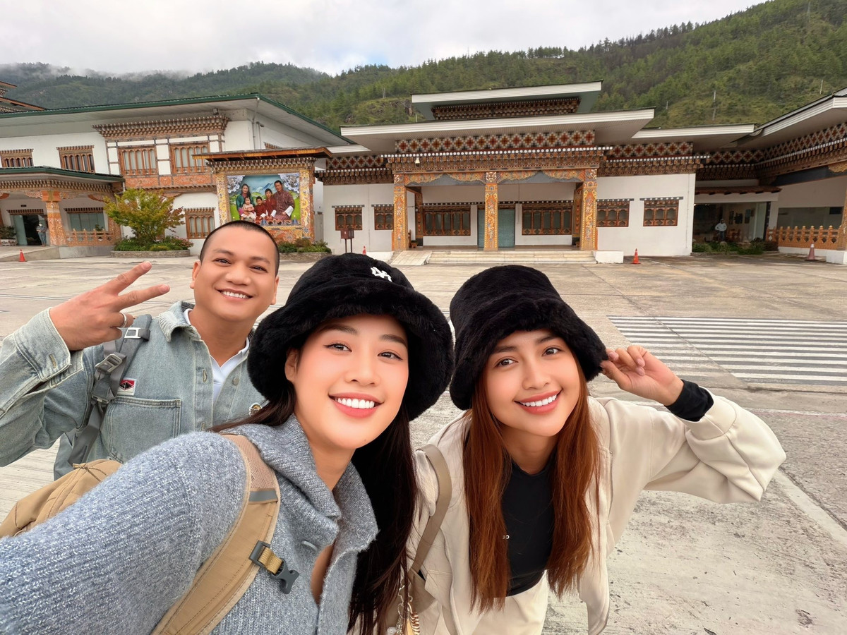 Ngọc Châu cùng vợ chồng Khánh Vân du lịch và hành hương ở Bhutan. Ảnh: FB Nguyễn Trần Khánh Vân