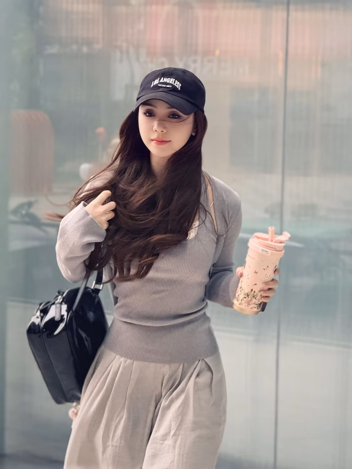 Thời gian qua, Quỳnh Kool còn gây chú ý khi mua xe tiền tỷ. Ảnh: FB Quỳnh Nguyễn