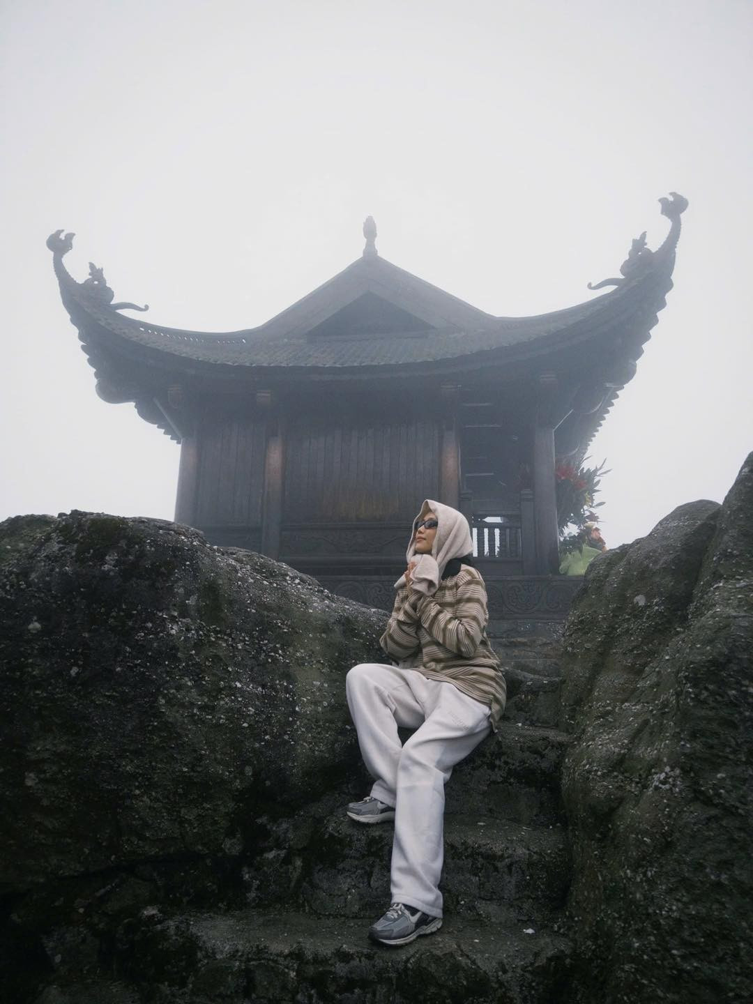 Diệu Nhi có chuyến hành hương về Yên Tử. Ảnh: FB Diệu Nhi