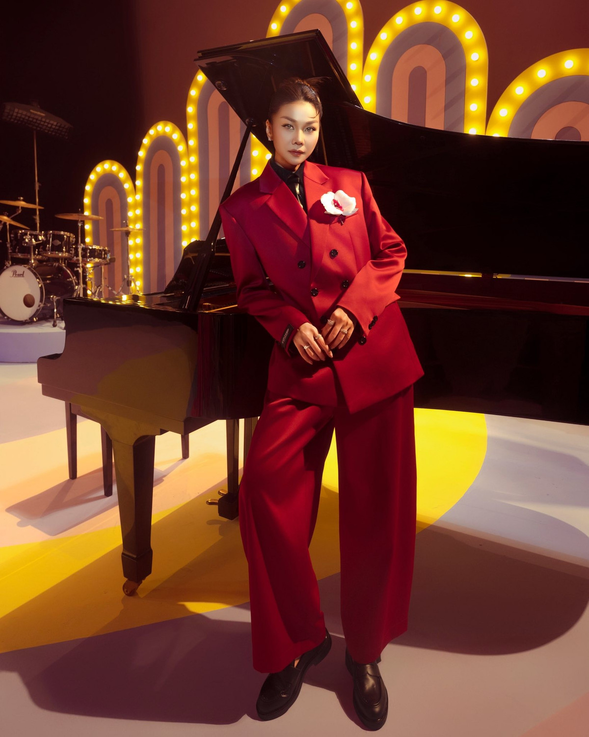 Tin tức sao Việt 17/9: Thanh Hằng nổi bật với phong cách menswear cá tính khi làm giám khảo Vietnam's Next Top Model 2025. Ảnh: FB Thanh Hằng