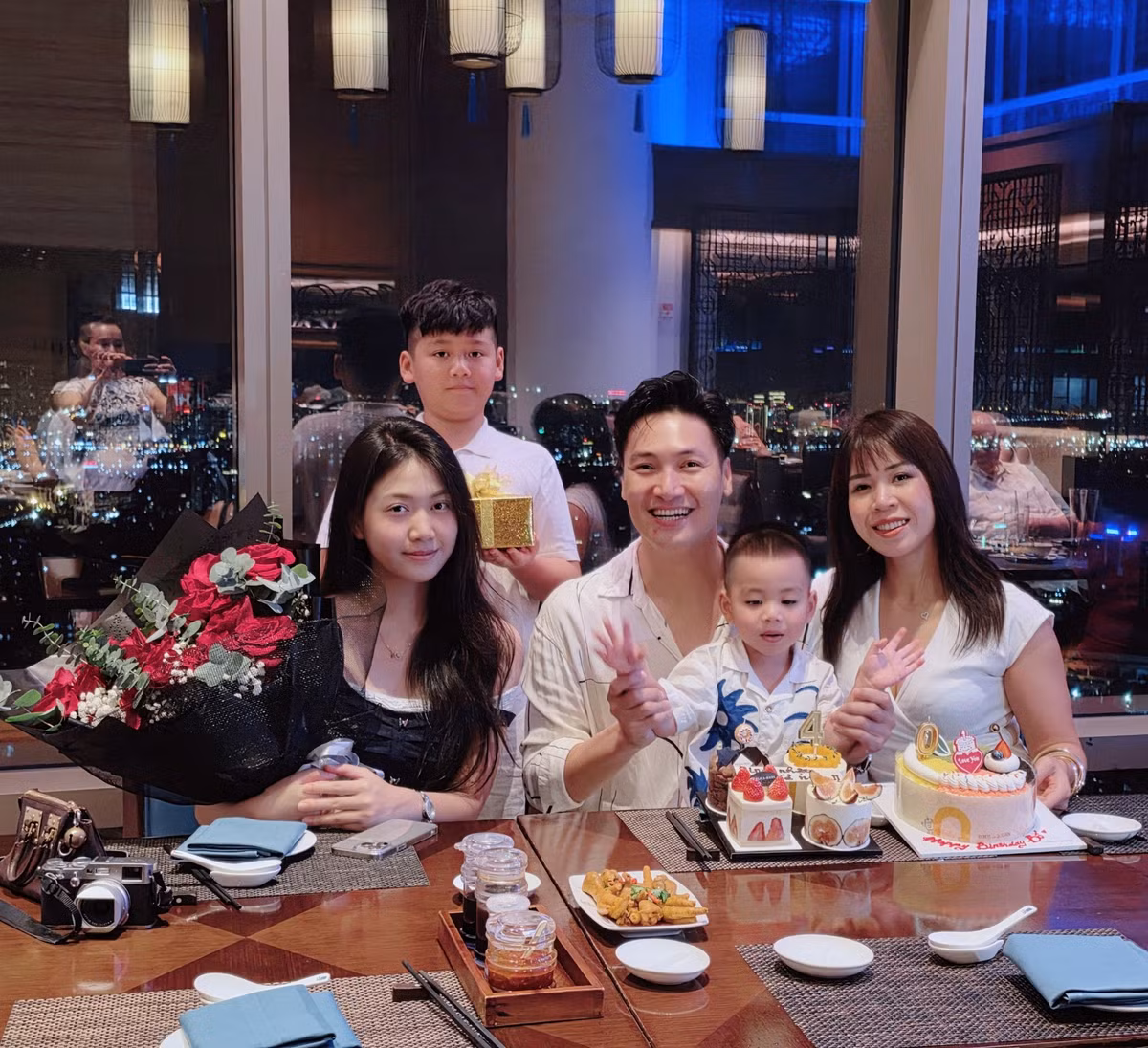 Thời gian trôi qua, Chip nay đã bước sang tuổi 16 với diện mạo trưởng thành khác xa hình ảnh năm nào.