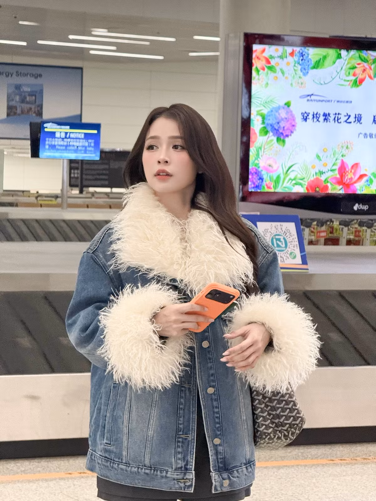 Cô tiết lộ đã giảm thành công 20kg chỉ sau 3 tháng sinh nở, trở về cân nặng 48kg như thời son rỗi. Ảnh: FB Sam