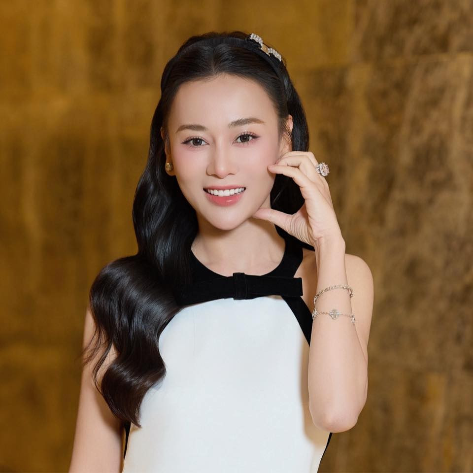 Trên trang cá nhân diễn viên Phương Oanh đăng ảnh số tiền 200 triệu ủng hộ bà con vừa phải đối diện với cơn bão số 10. Ảnh: FB Đỗ Phương Oanh