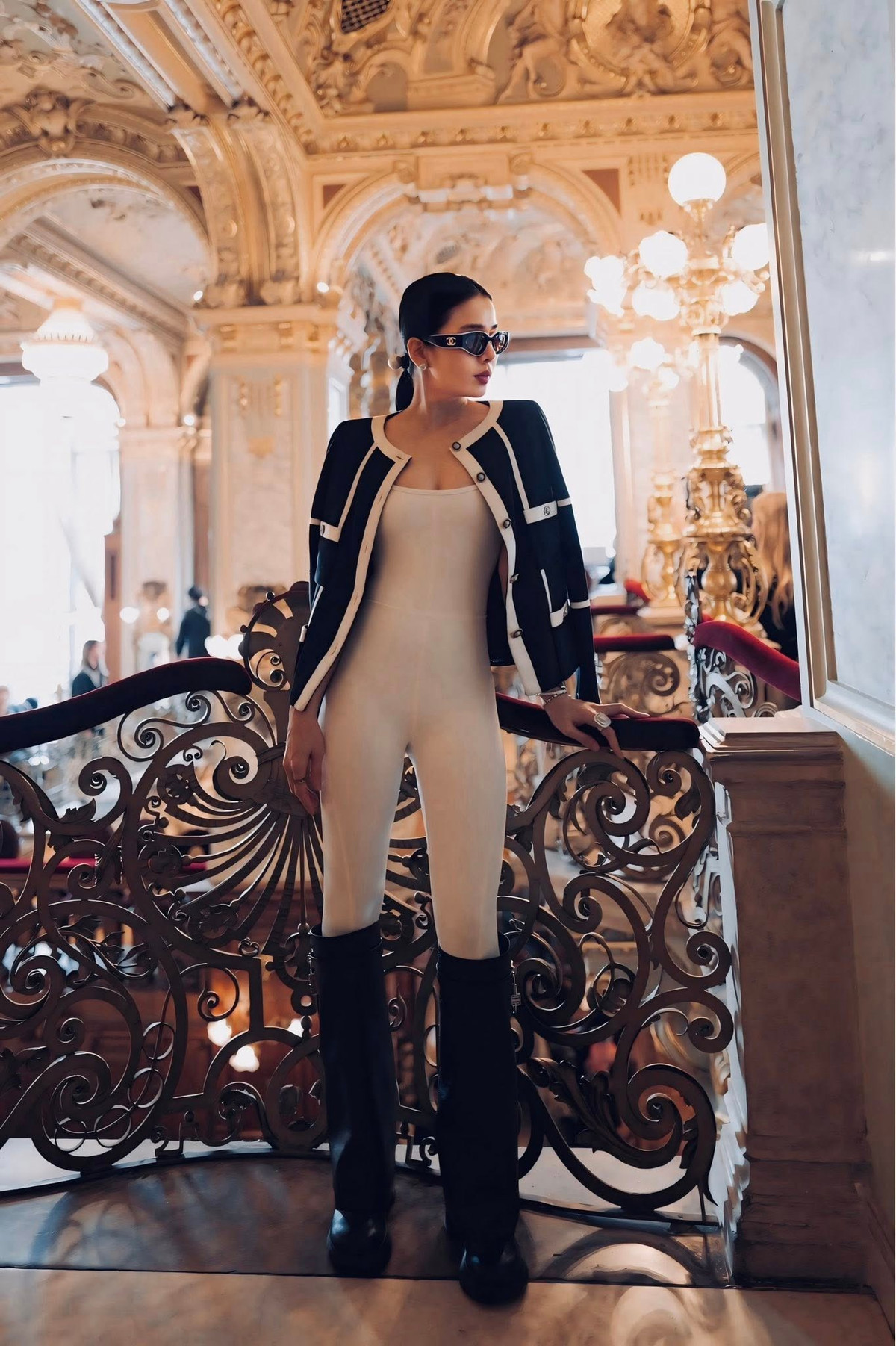 Ca sĩ Lệ Quyên tôn vóc dáng 'không mỡ thừa' qua bộ bodysuit ôm sát. Ảnh: FB Lệ Quyên