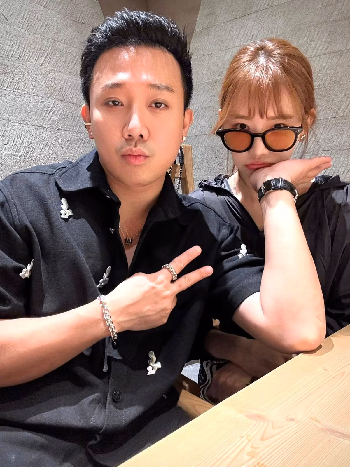 Trấn Thành chúc mừng sinh nhật bà xã Hariwon. Ảnh: FB Trấn Thành