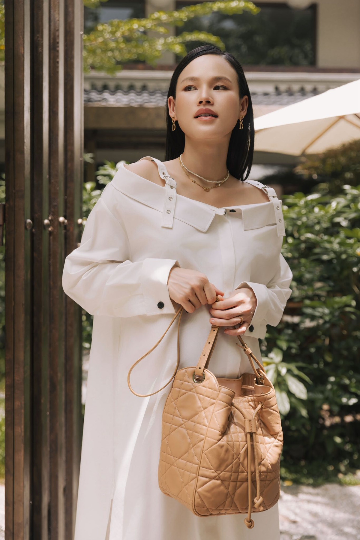 Siêu mẫu Tuyết Lan cũng không kém cạnh khi liên tục khiến dân tình "xuýt xoa" với những bộ cánh đầy lôi cuốn. Ảnh: FB Tuyet Lan