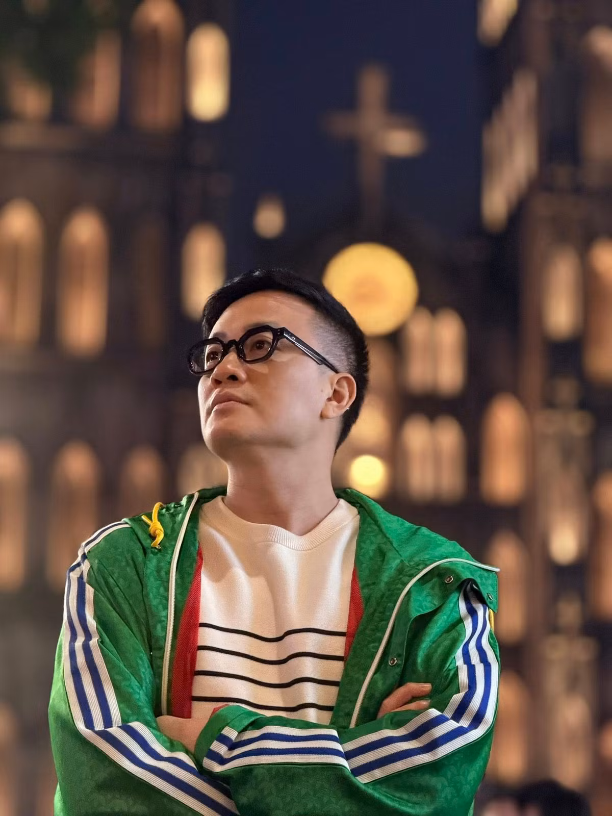 Những năm gần đây, dù “lười” đóng phim, tên tuổi của anh vẫn chưa bao giờ hạ nhiệt. Nguyên nhân là bởi Lương Mạnh Hải đã chuyển hướng sang làm đạo diễn và biên kịch, lĩnh vực mà anh đam mê và đang dành nhiều tâm huyết.