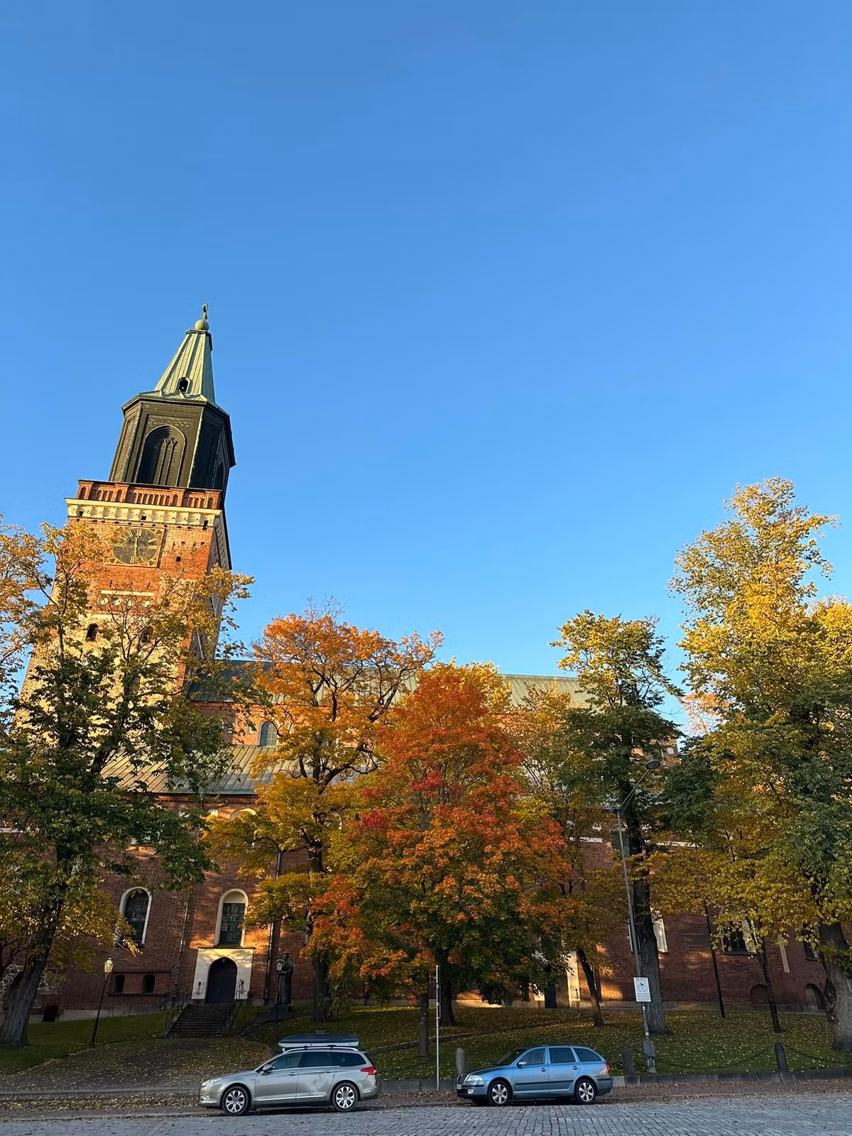 Cảnh đẹp mùa thu lãng mạn ở Phần Lan - nơi Mạc Anh Thư và con gái đang sinh sống. Ảnh: FB Mạc Anh Thư