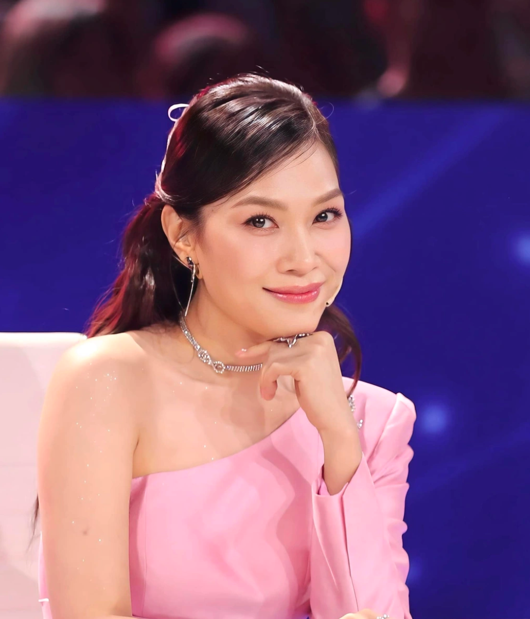 Mỹ Tâm là một trong những ngôi sao hàng đầu của showbiz Việt. Cô không chỉ được yêu thích bởi tài năng, mà còn bởi lối sống, quan điểm làm nghề chuẩn mực.