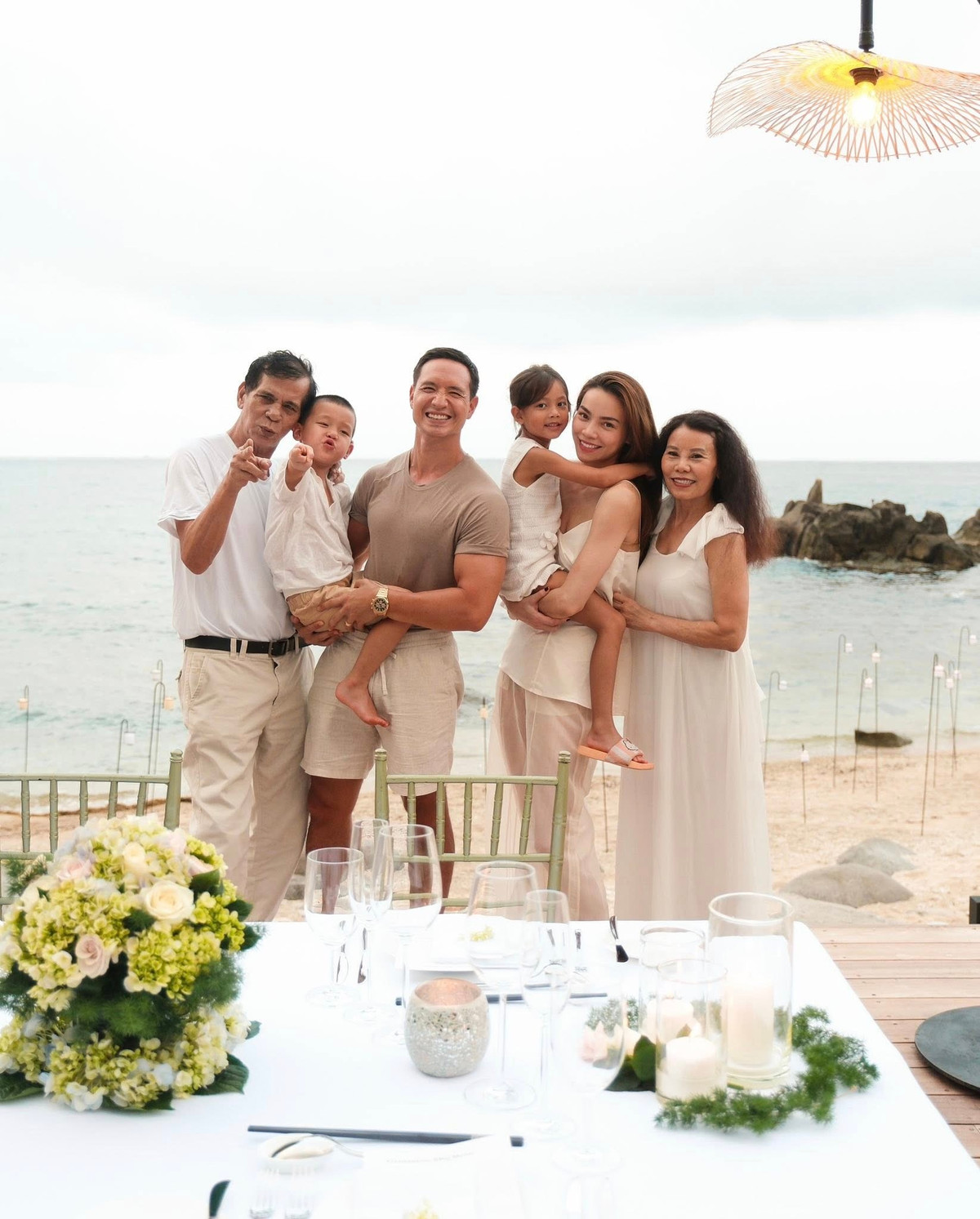 Hồ Ngọc Hà mở tiệc mừng tình yêu 8 năm với ông xã Kim Lý. Ảnh: FB Kim Ly