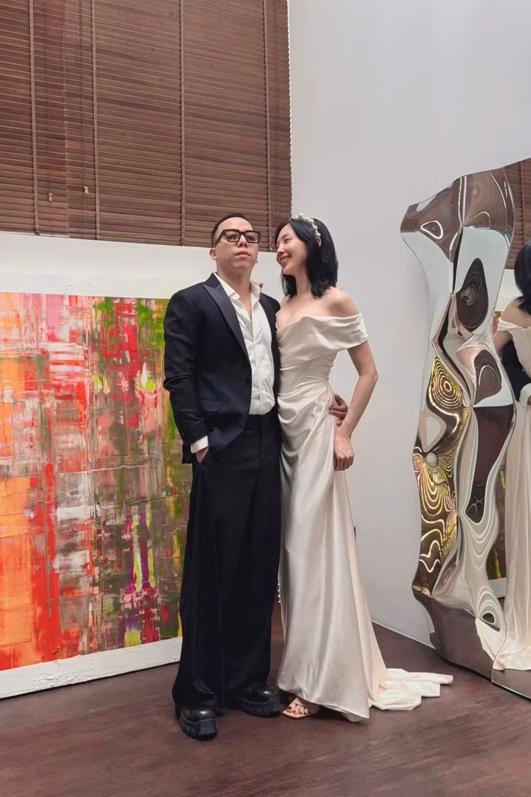 Thời gian gần đây, mặc những luồng tin đồn đoán xung quanh tình trạng mối quan hệ với Hoàng Touliver, Tóc Tiên liên tục chia sẻ nhiều hình ảnh đời thường của mình.