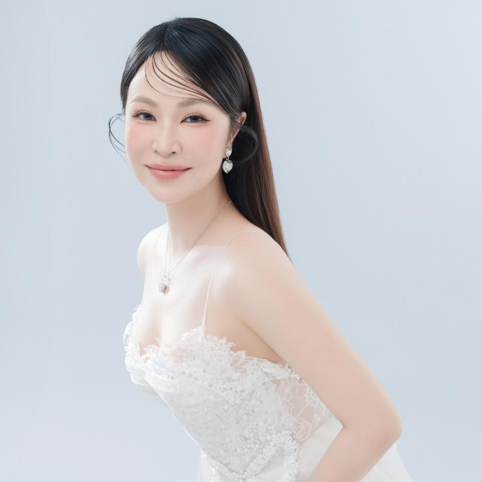 Năm 2010, Uyên Linh đăng quang ngôi vị quán quân cuộc thi Vietnam Idol mùa 3. Uyên Linh đã tạo ra một "cơn sốt" ở chương trình này, không chỉ được ban giám khảo, giới chuyên môn đánh giá cao mà cô cũng được công chúng kỳ vọng sẽ là một diva mới của làng nhạc Việt nhờ sở hữu giọng hát nội lực, cùng khả năng trình diễn cuốn hút.