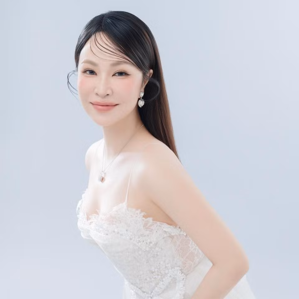 Năm 2010, Uyên Linh đăng quang ngôi vị quán quân cuộc thi Vietnam Idol mùa 3. Uyên Linh đã tạo ra một "cơn sốt" ở chương trình này, không chỉ được ban giám khảo, giới chuyên môn đánh giá cao mà cô cũng được công chúng kỳ vọng sẽ là một diva mới của làng nhạc Việt nhờ sở hữu giọng hát nội lực, cùng khả năng trình diễn cuốn hút.