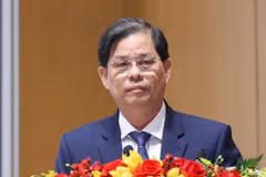 Chủ tịch UBND tỉnh Khánh Hòa cùng 2 cấp phó xin nghỉ hưu sớm