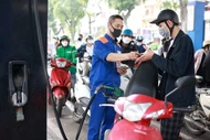Giá xăng hôm nay 17/7: Tăng bật dữ dội?