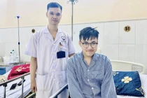 Trẻ 15 tuổi tắc ruột vì một miếng măng chưa tiêu hóa