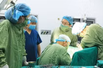 9 lần chạm dao kéo và cuộc hồi sinh diệu kỳ cho cô gái 21 tuổi