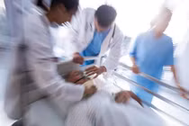 Cảnh báo nguy cơ đột quỵ não gia tăng dịp Tết 