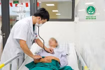 Cứu người đàn ông hôn mê do hạ đường huyết giữa đêm