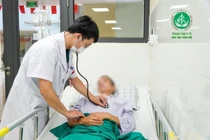 Cứu người đàn ông hôn mê do hạ đường huyết giữa đêm