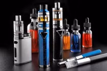 Sử dụng thuốc lá điện tử, bé trai bủn rủn chân tay, nói nhảm