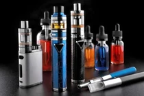 Sử dụng thuốc lá điện tử, bé trai bủn rủn chân tay, nói nhảm