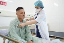 Nút mạch cứu sống người đàn ông sốc mất máu do vỡ u gan