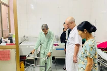 Phẫu thuật thành công bệnh nhân gẫy cổ xương đùi có tiền sử bệnh nền phức tạp