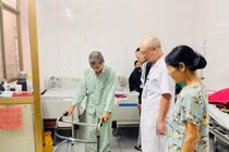 Phẫu thuật thành công bệnh nhân gẫy cổ xương đùi có tiền sử bệnh nền phức tạp