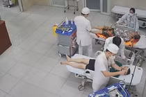 Quét nhà ngã cầu thang, người đàn ông sốc mất máu nguy kịch